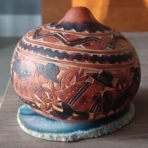 Vintage Peruvian Folk Art Storyteller Gourd/Box